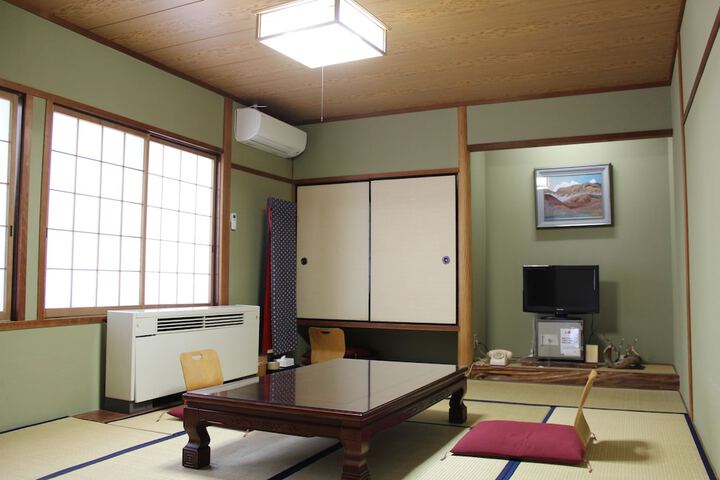 Room 12 of 79