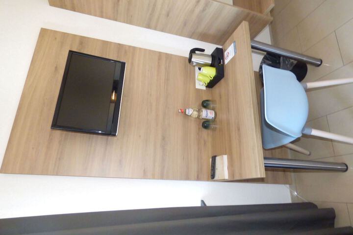 Room 11 of 40