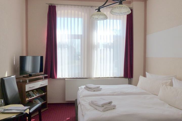 Room 10 of 47