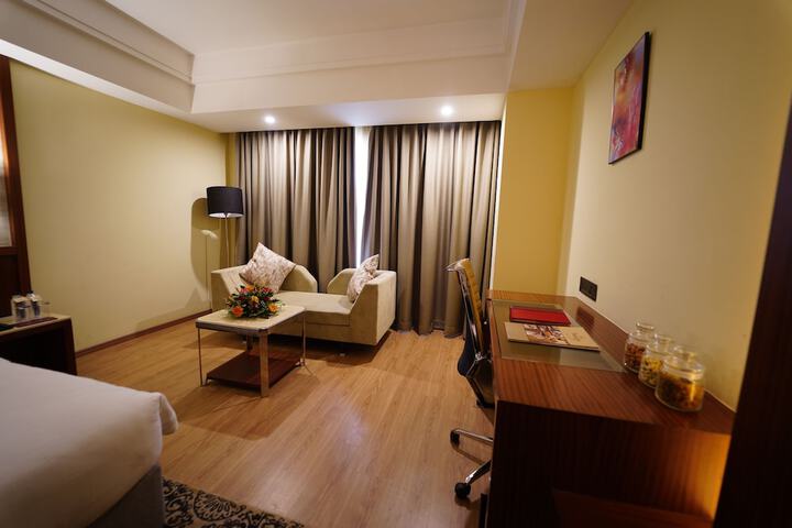 Room 10 of 50