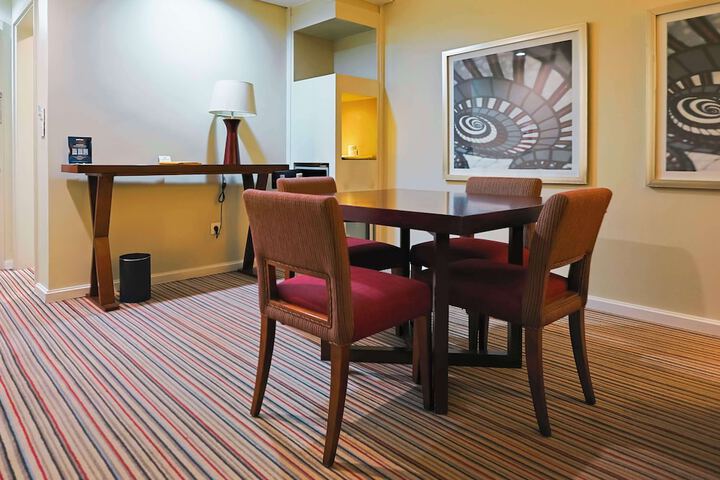 Room 30 of 108