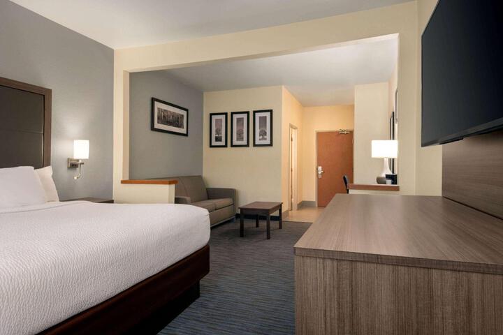 Room 8 of 30