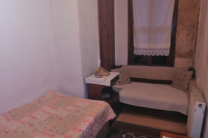 Room 18 of 65