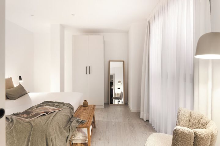 Room 16 of 72