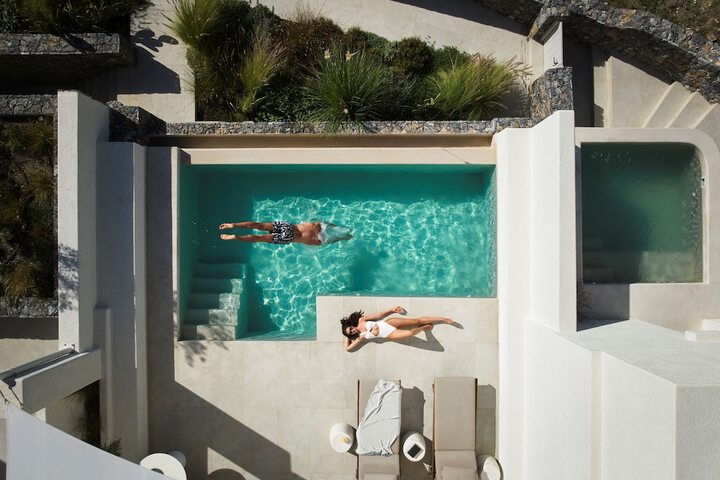 Pool 45 of 76
