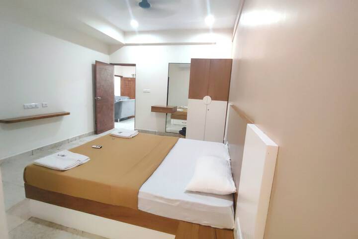 Room 9 of 36