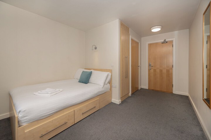 Room 8 of 26