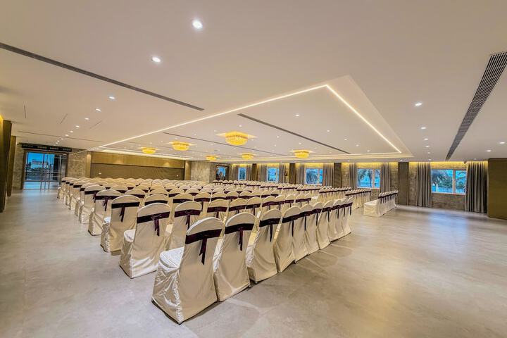 Ballroom/Hall 55 of 59