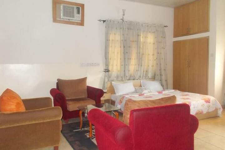 Room 9 of 29