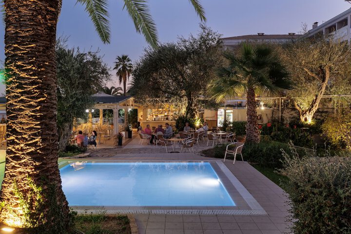 Hotel 196 of 208