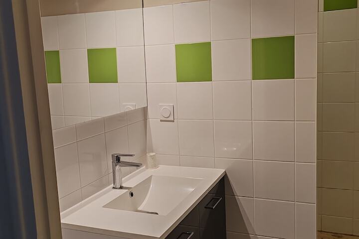 Room 8 of 14