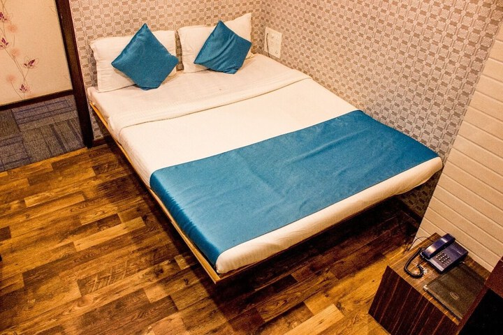 Room 15 of 49