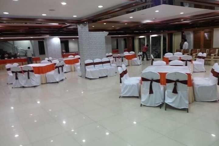 Ballroom/Hall 19 of 23