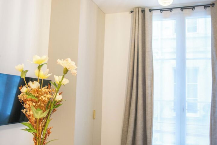Room 52 of 188