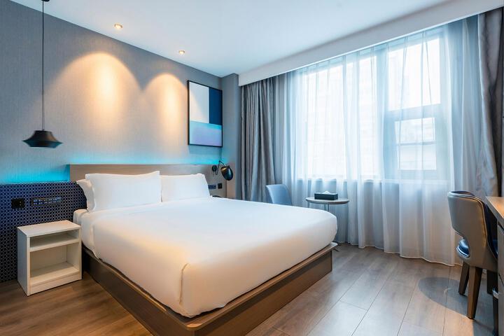 Room 7 of 23