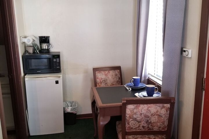 Room 37 of 149