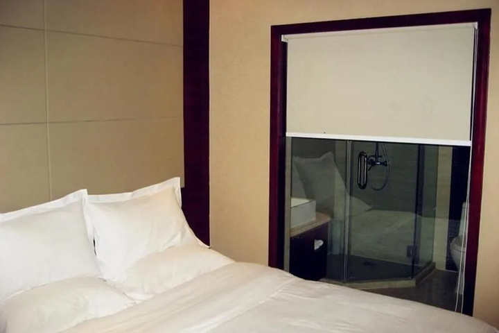 Room 4 of 21