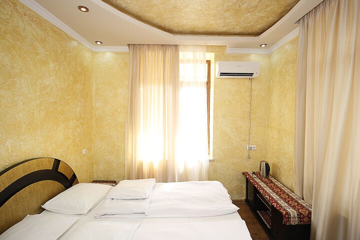 Room 10 of 45