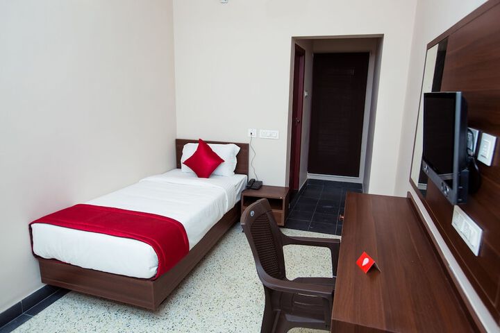 Room 16 of 19