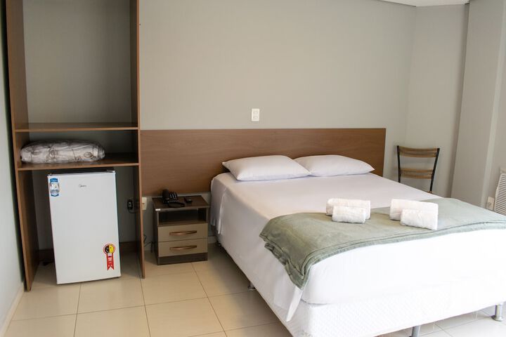 Room 4 of 37