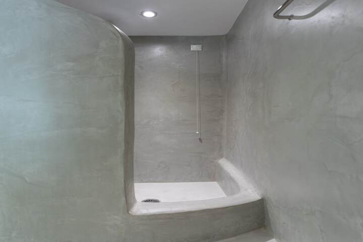 Room 145 of 187
