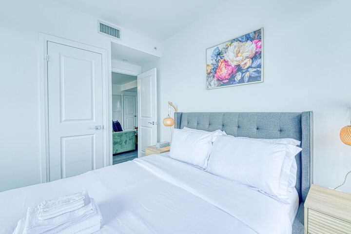 Room 25 of 144