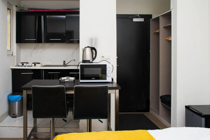 Room 4 of 12