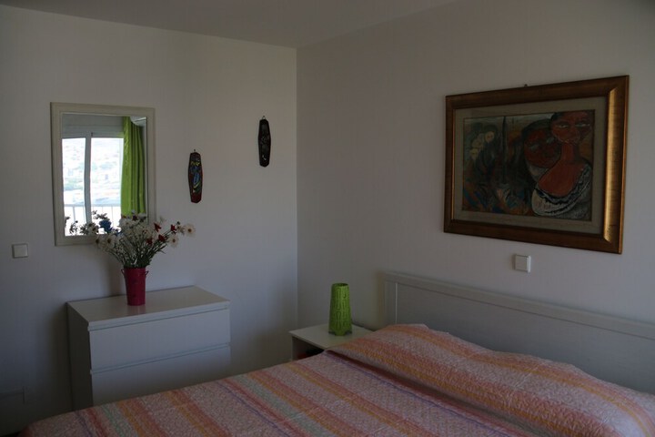 Room 6 of 70