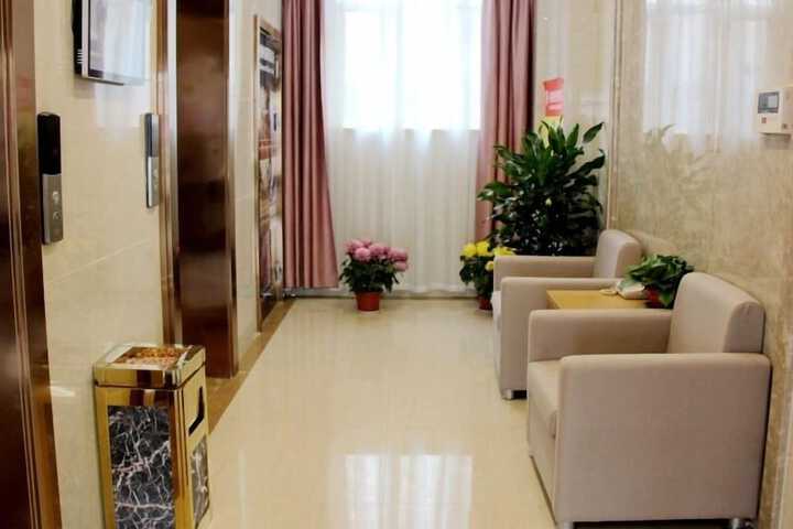 Hotel Interior 6 of 38