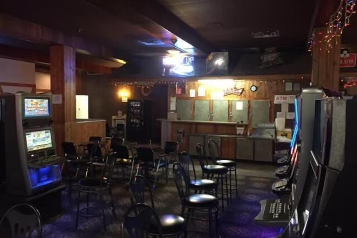 Lounge 41 of 47