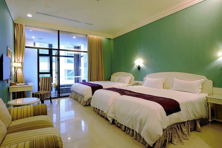 Room 9 of 51