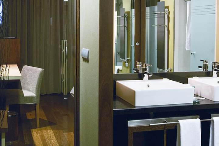 Room 42 of 113