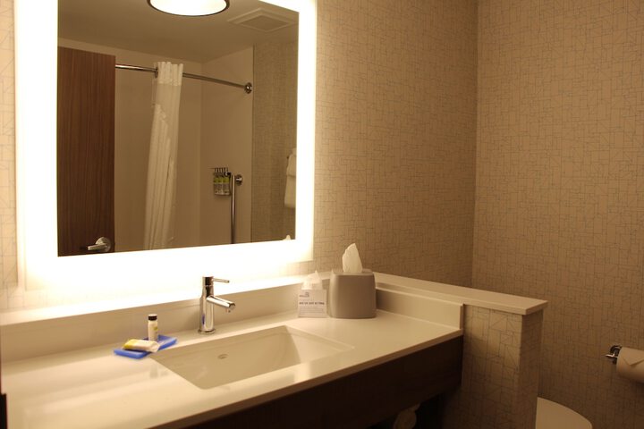 Bathroom sink