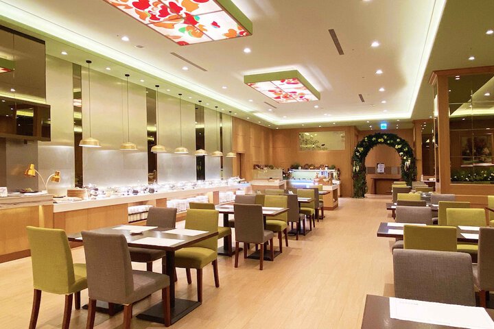 Dining 38 of 45