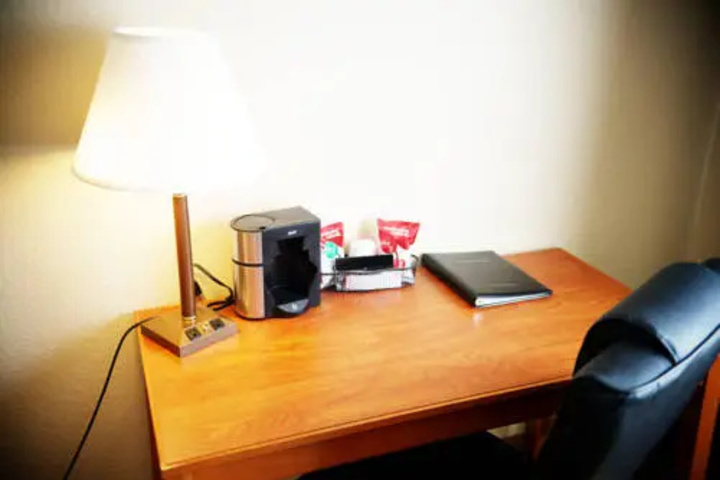 Room 4 of 12
