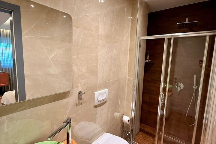 Room 3 of 57