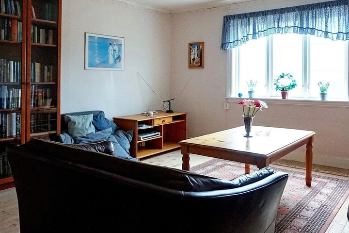 Room 4 of 17