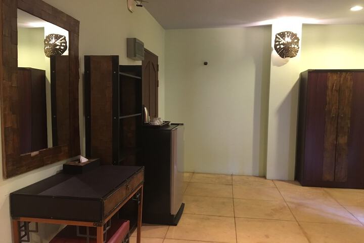 Room 34 of 81