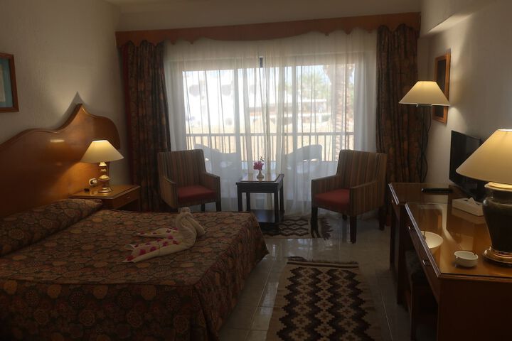 Room 12 of 89