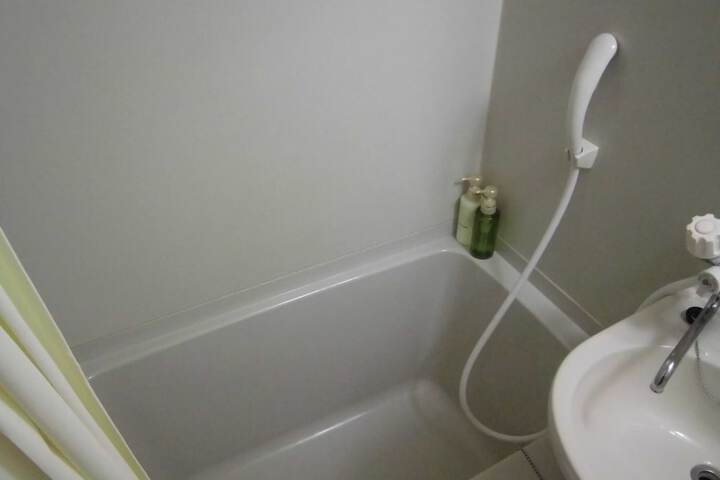 Deep Soaking Bathtub