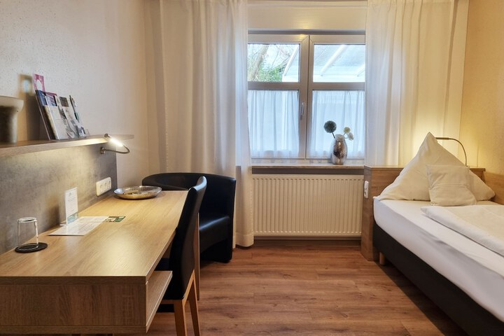 Room 9 of 41