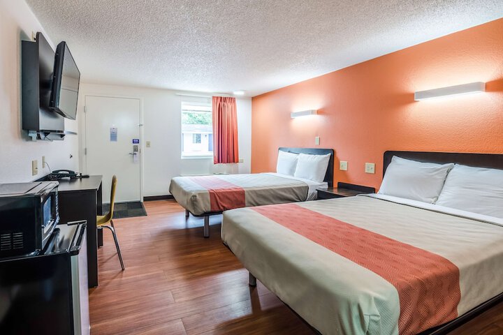 Deluxe Room 2 Double Beds Accessible (8 of 11)