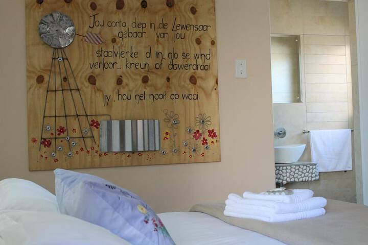 Room 6 of 34