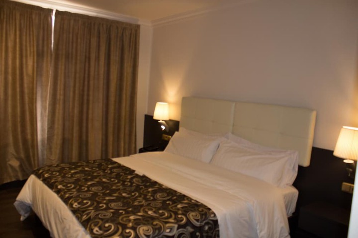 Room 7 of 37