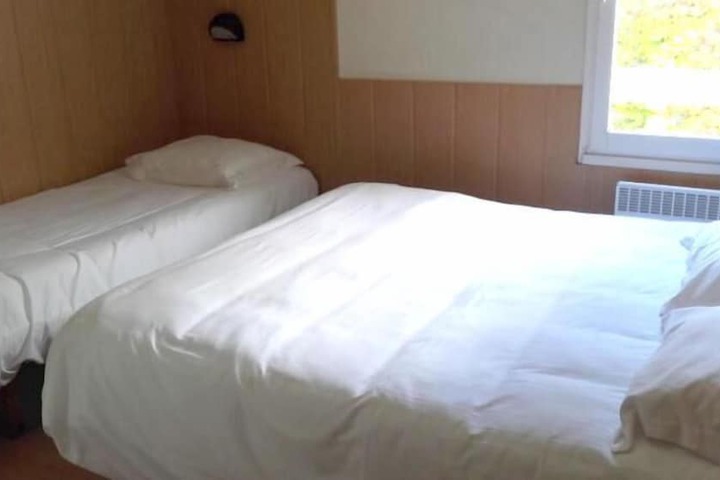 Room 6 of 33
