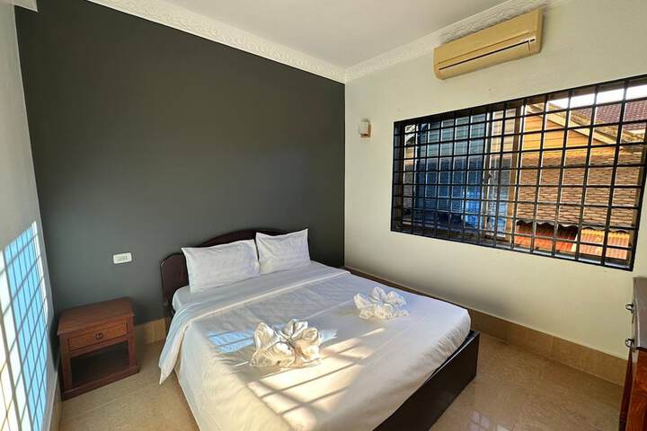Room 10 of 22