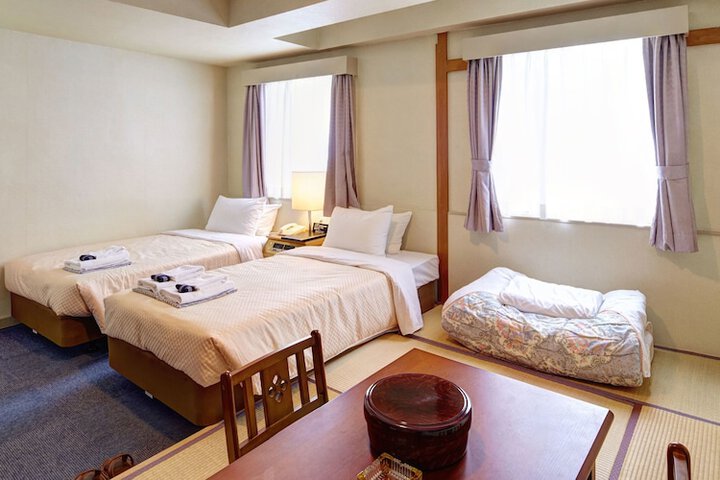 Room 10 of 48