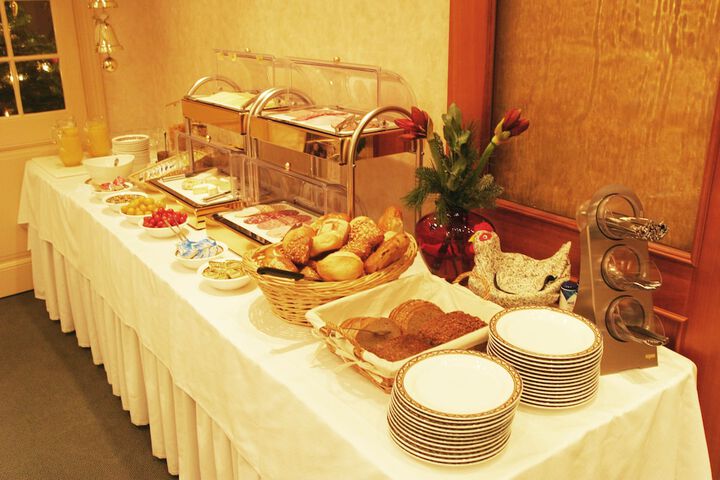 Breakfast/Coffee Service 30 of 45