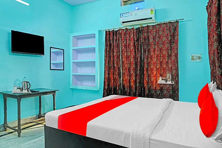 OYO Flagship Hotel Baba's House