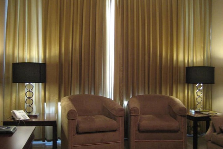 Room 13 of 27